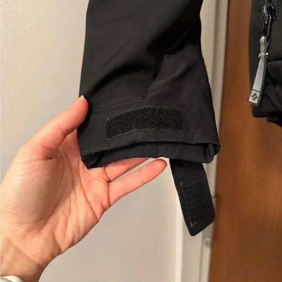 Black Hooded Softshell Jacket - Picture 5 of 5